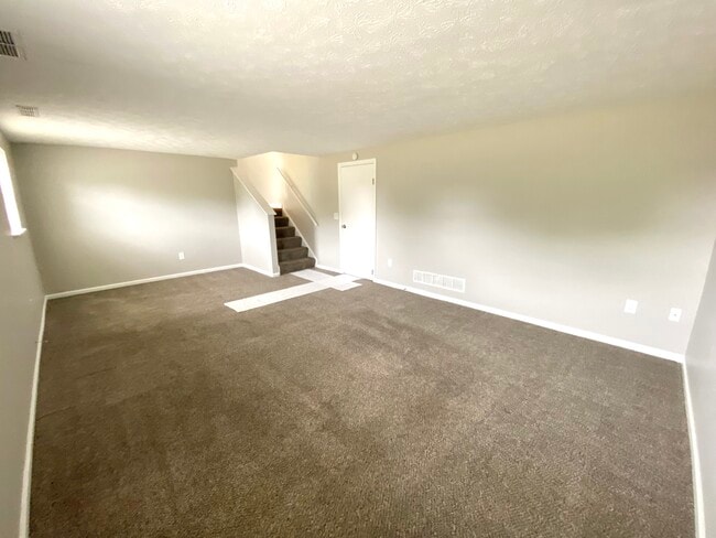 Building Photo - 2047 Zircon St NE Rental