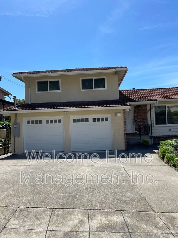 Building Photo - 16233 San Remo Dr