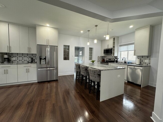 Photo - 7109 Keeler Ave