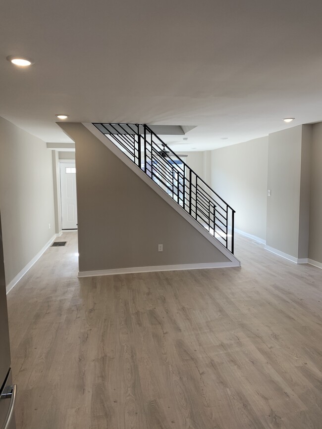 Living - 1817 Ashley St