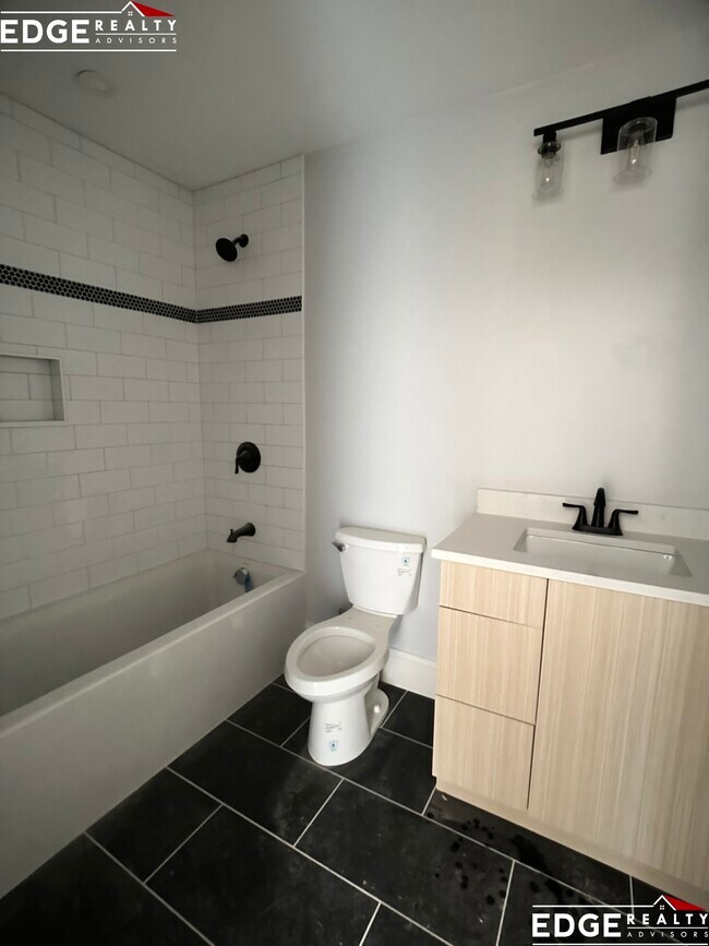 Photo - 360 Market St