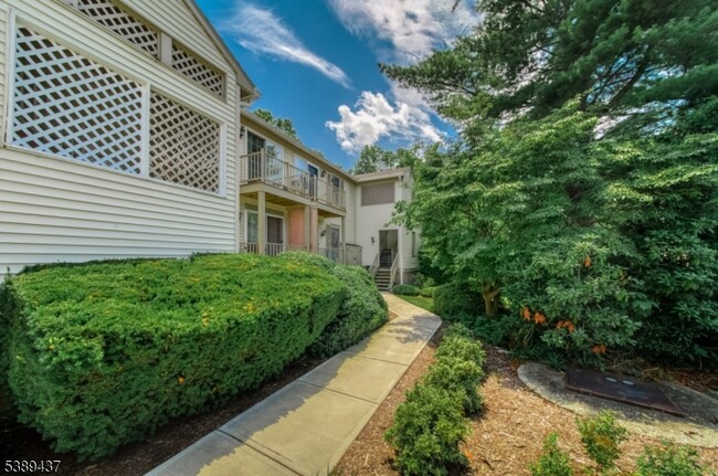 Photo - 130 Jamestown Rd