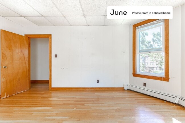 Photo - Room in Shared 5 bed/1 bath home Unidad B