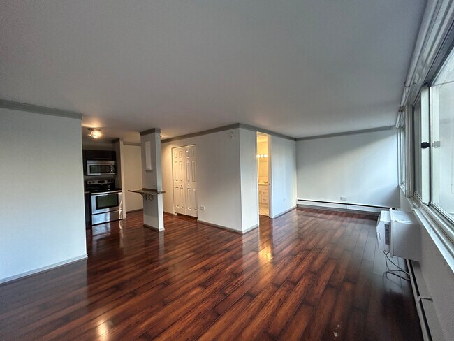 Photo - 1350 N Dearborn St