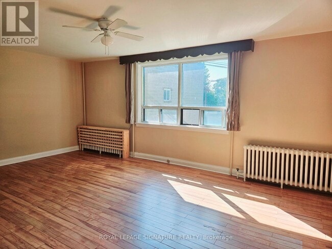 Photo - 3775 Lake Shore Blvd W Unit Upper