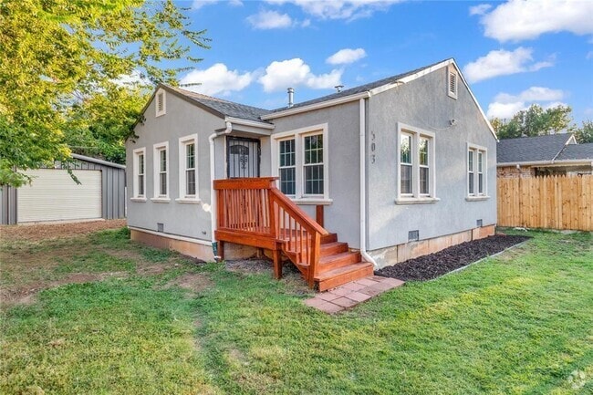 Building Photo - 503 W Martin St Rental
