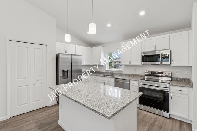 Photo - 271 Christensen Ave SE