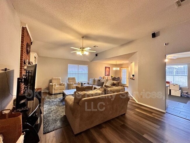 Photo - 17316 Valley Crst