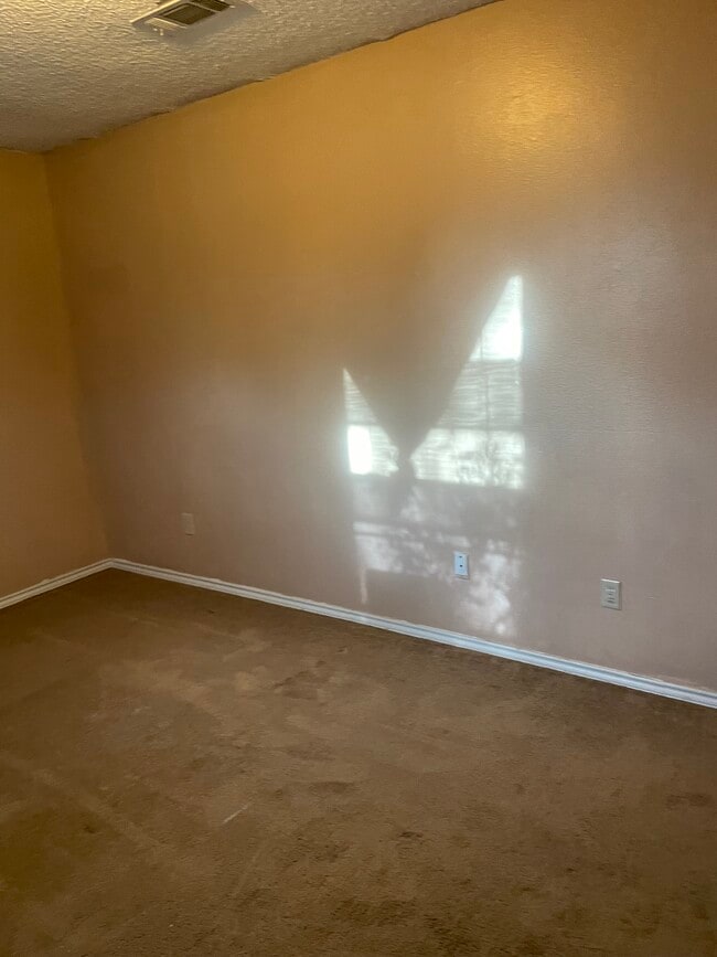 Photo - 1408 Bluffview Dr