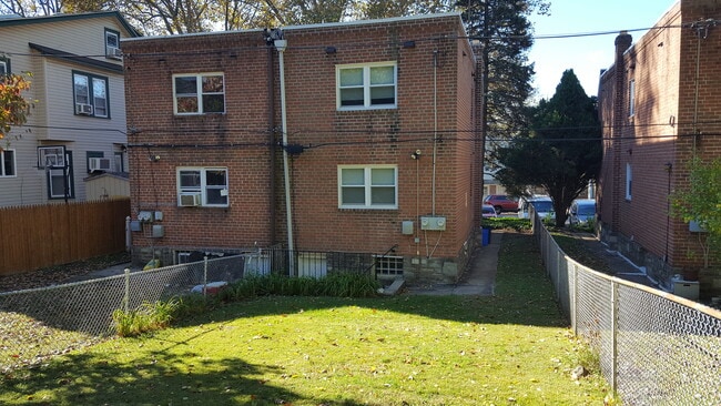 Photo - 205 Robbins St Unit 2
