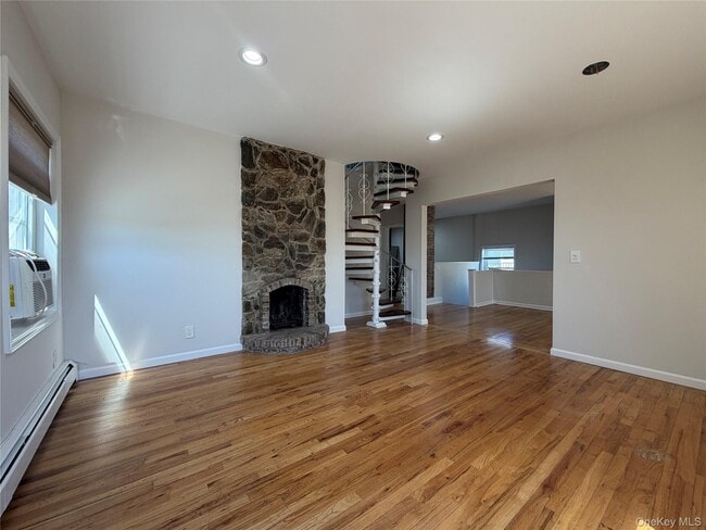 Photo - 7311 Avenue W