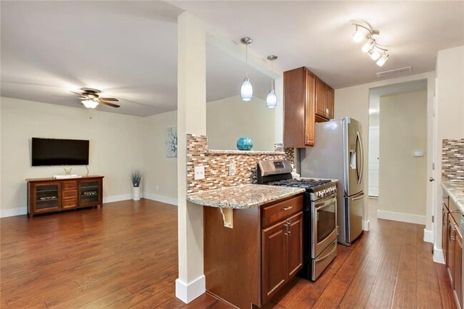 Photo - 6101 Harwin Ln