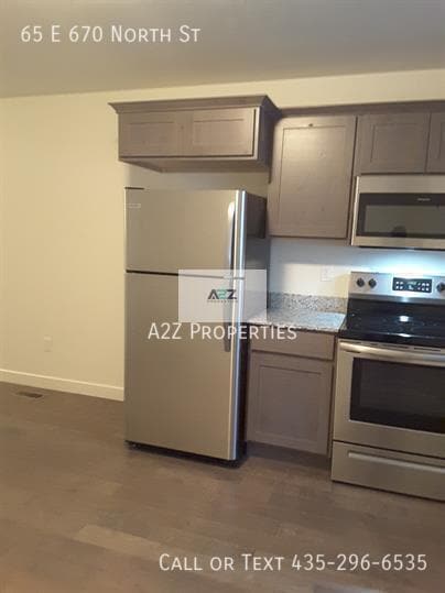 Photo - 65 E 670 N St
