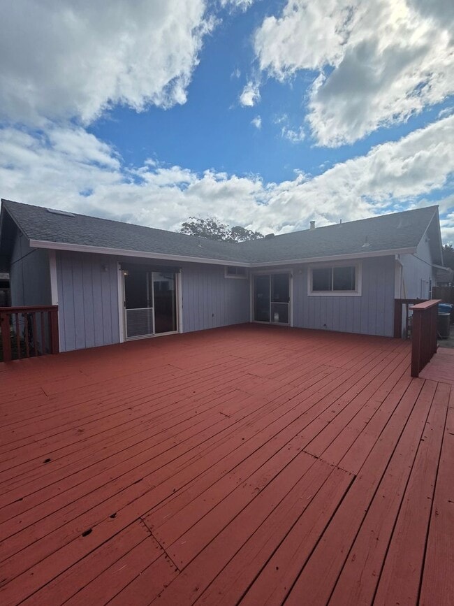 Building Photo - **Move - In Specials Available ! Reduced Deposit for Qualified Applicants **