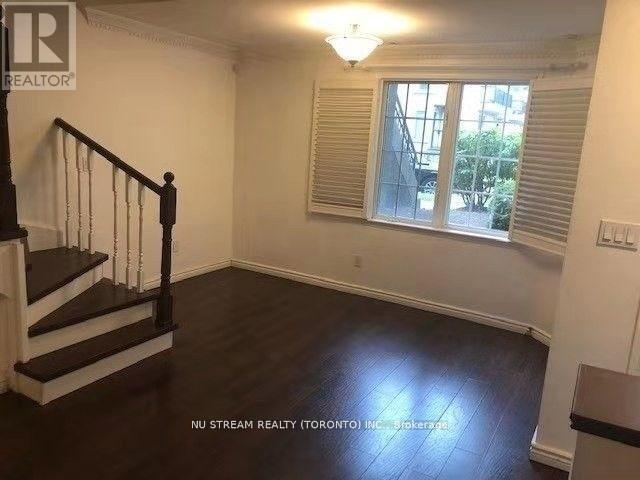 Photo - 108 Finch Ave W