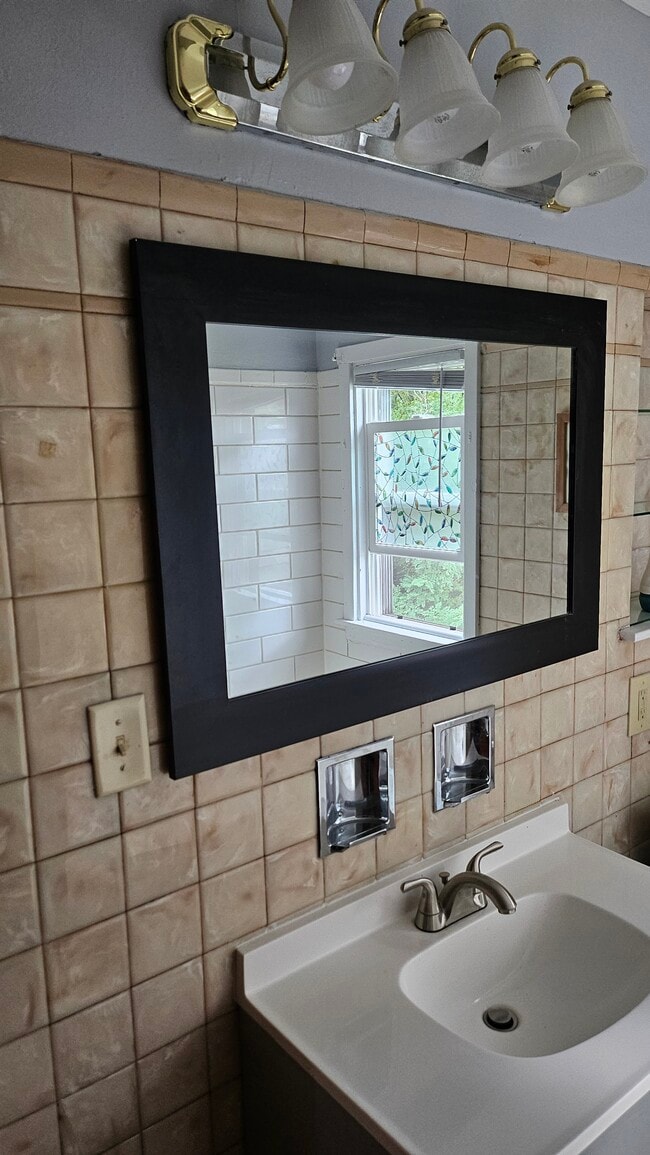 Building Photo - 2155 W 9th Ave Unit Nineth