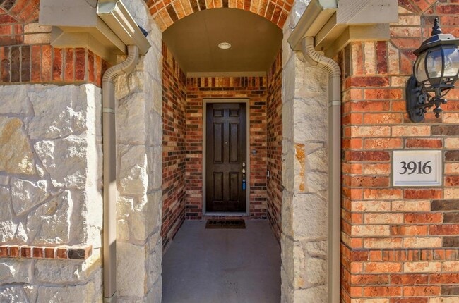 Photo - 3916 Joshs Cv