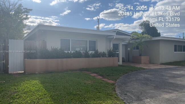Photo - 20415 Highland Lakes Blvd House