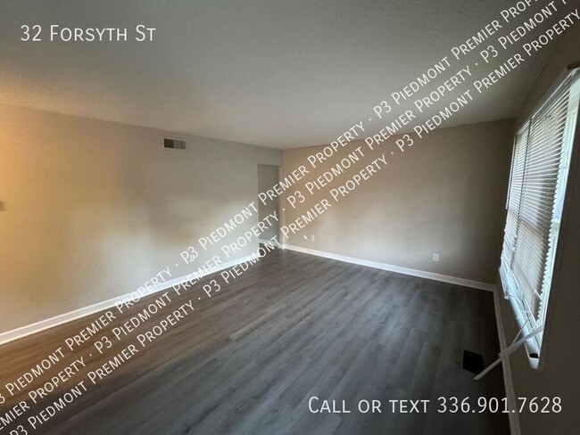 Photo - 32 Forsyth St