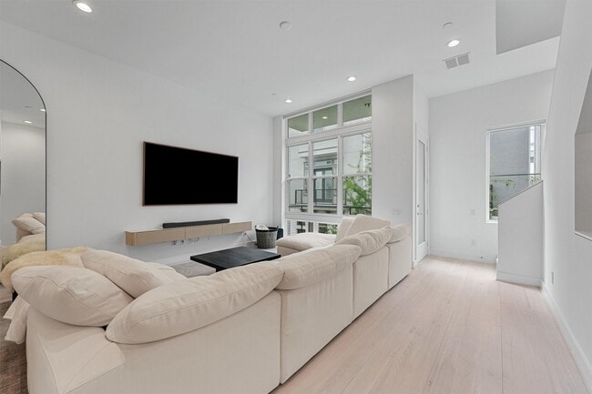 Photo - 5854 E Post Oak Ln