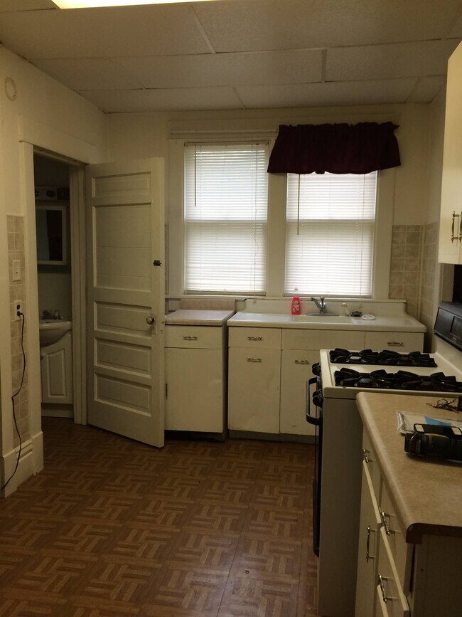 Photo - 1406 W 3rd St