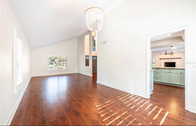 Photo - 1599 Brae-Moor Ln