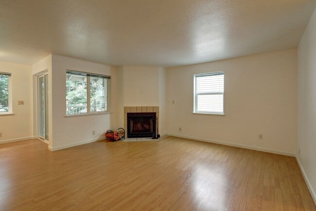 Photo - Beautiful 2 Bedroom Condo in Great Highlands Neighborhood!!