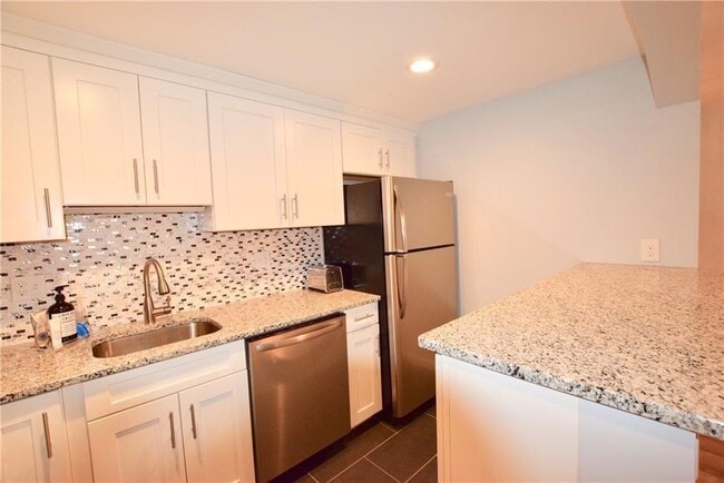 Building Photo - 66 Girard Ave Unit 309 Rental