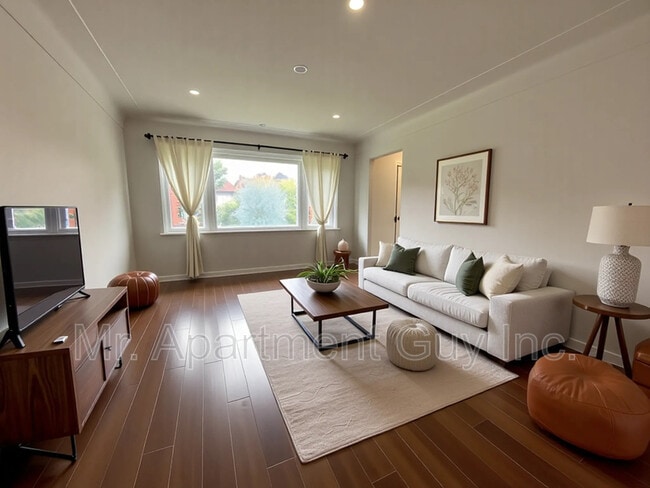 Building Photo - 272 Upper Paradise Rd