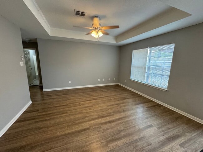 10237 Hyacinth Ln