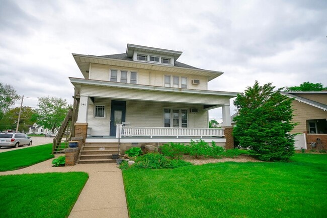 Photo - 540 N Main St