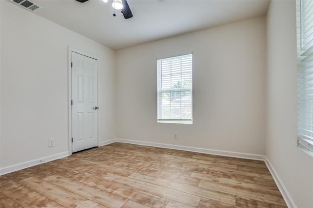 Photo - 4532 Jamaica St