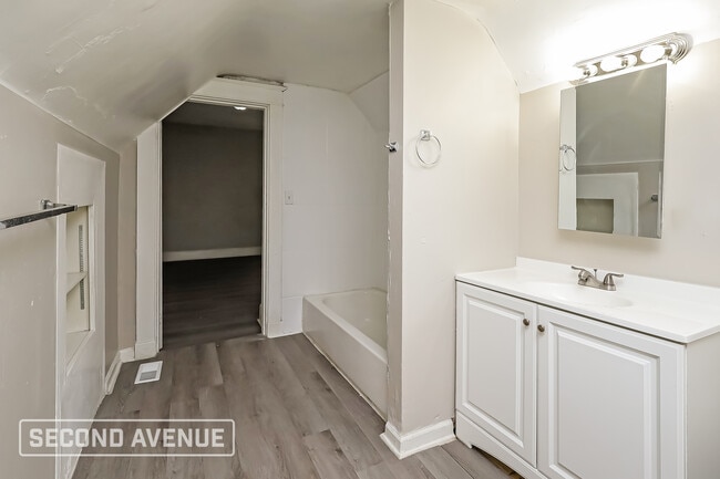 Building Photo - 1212 Beech Ave Rental