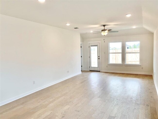 Photo - 126 Shackleton Dr