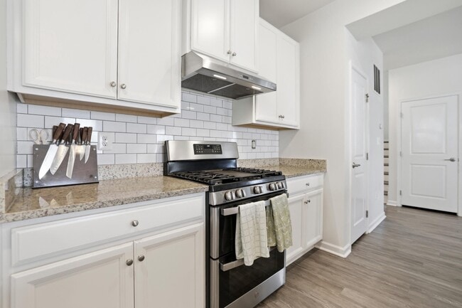 Photo - 5319 Holley Oak Ln