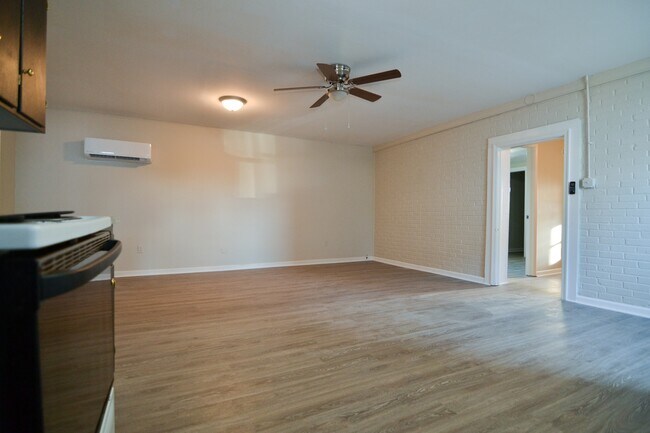 4914 Fort Ave Unit C