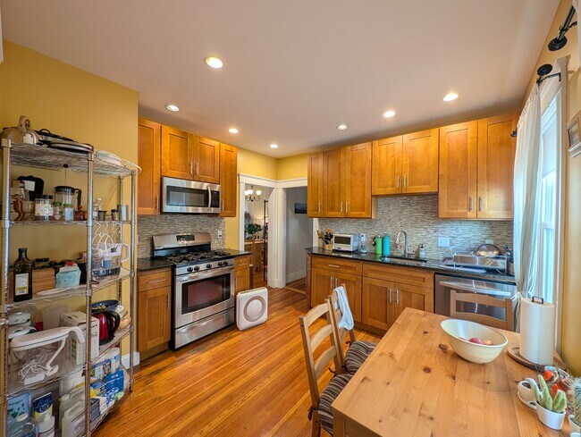 430 Main St Unit 1