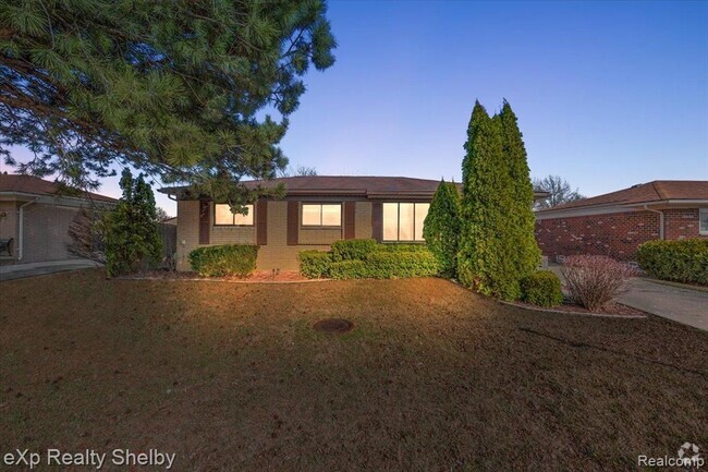 Building Photo - 39622 University Dr Rental