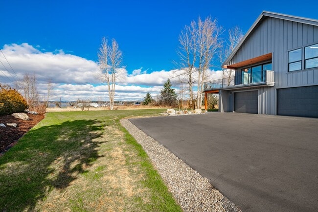 Photo - 8638 Harborview Rd