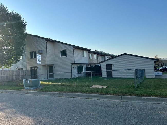 Photo - 2616 19th Ave W