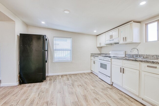 Photo - Great Location