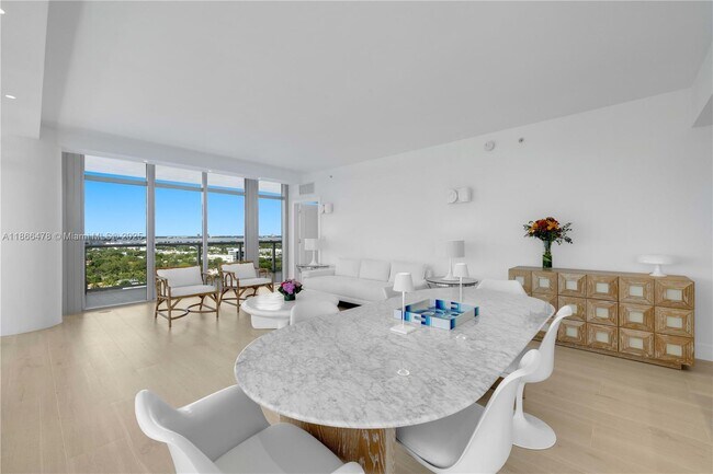 Photo - 3737 Collins Ave Unidad S-1603