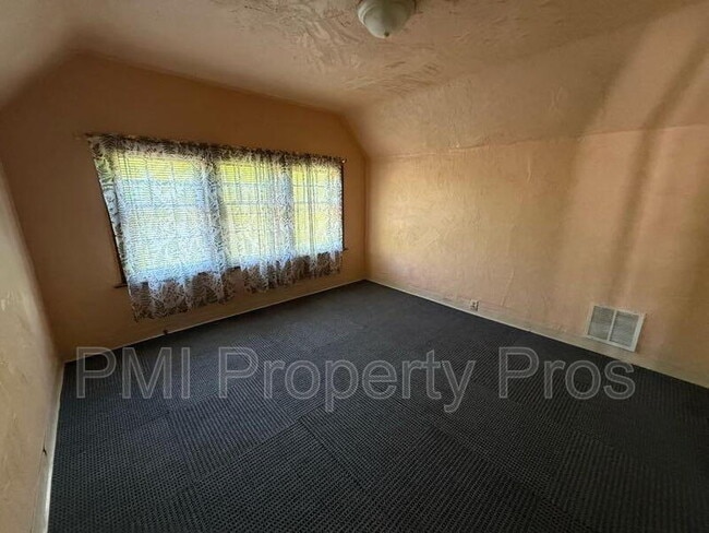 Photo - 3601 W Highland Blvd Unit 1