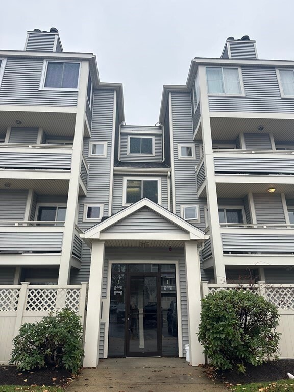 Building Photo - 200 Falls Blvd