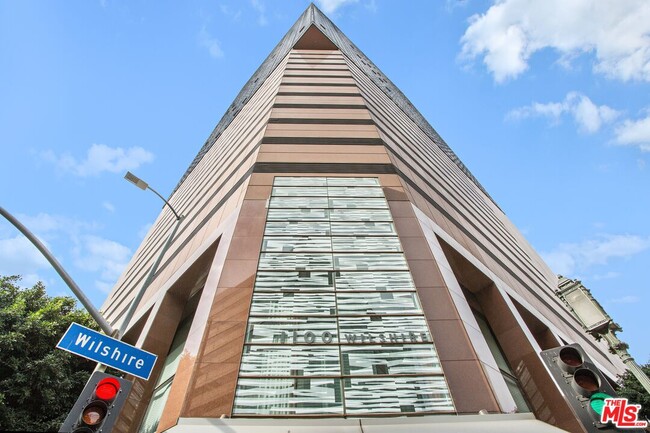Building Photo - 1100 Wilshire Blvd Unit 1805