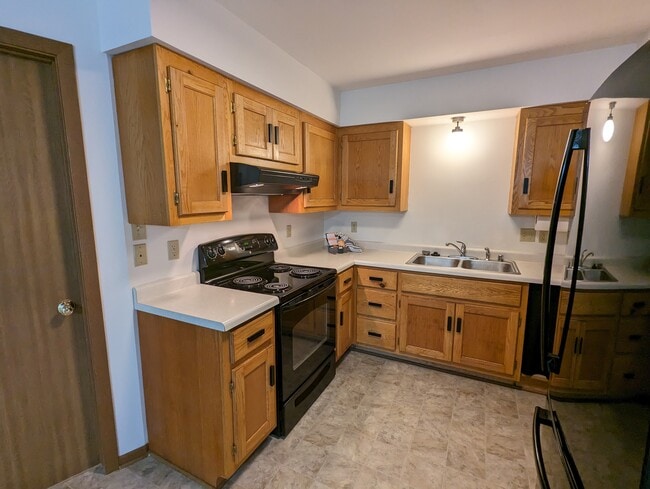Photo - 3349 S 113th St
