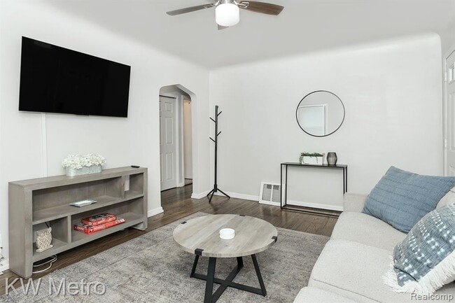 Photo - 3340 Edgeworth St