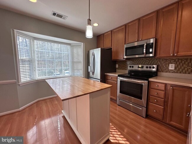 Building Photo - 5832 First Lndg Wy