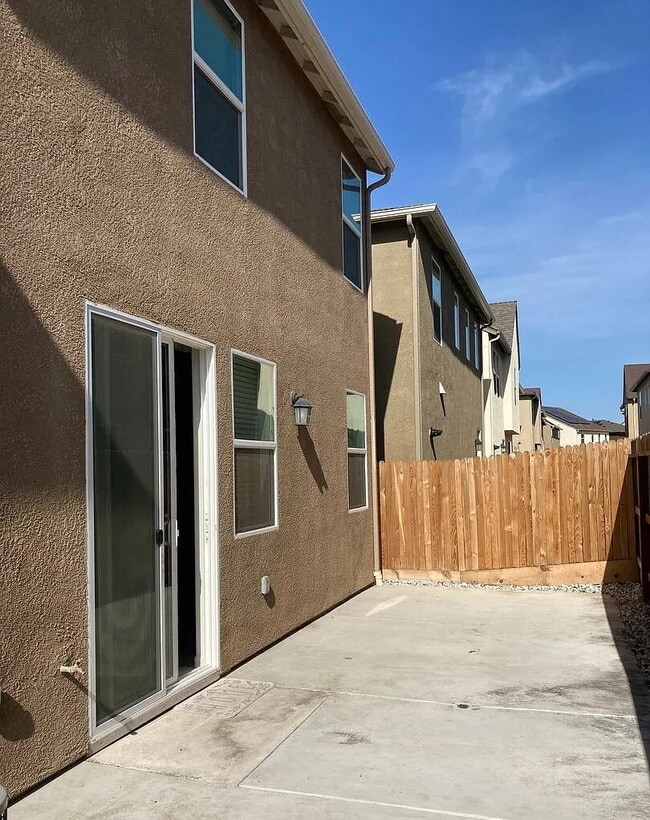 Photo - 282 Sullivan Dr