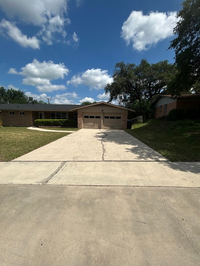 Photo - 110 Northaven Dr